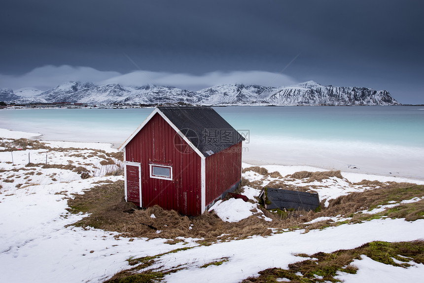 挪威诺德兰奥伊洛弗滕海边房屋风景图图片