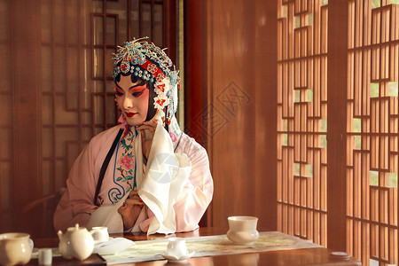 坐在窗边的古装花旦角色中国风高清图片素材