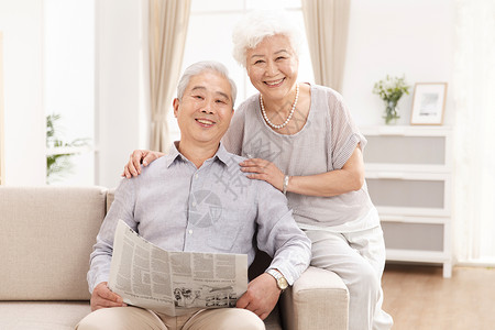 亚洲东亚两个人幸福的老年夫妇在客厅成年人高清图片素材