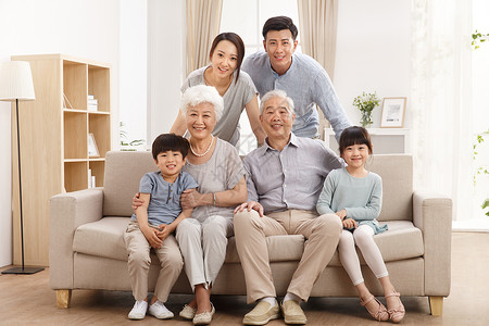 幸福家庭合影祖父母高清图片素材