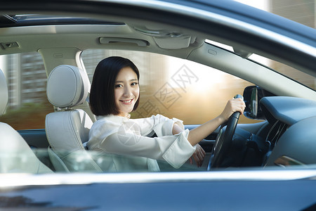 青年女人开车运输高清图片素材