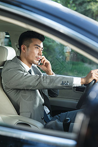 电子汽车素材青年男人开车打电话背景