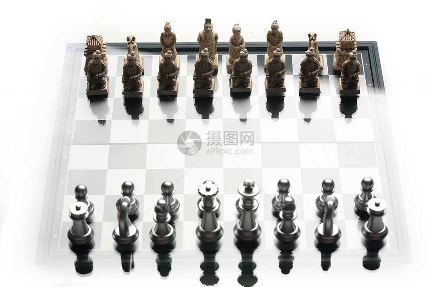 国际象棋棋盘对弈图片