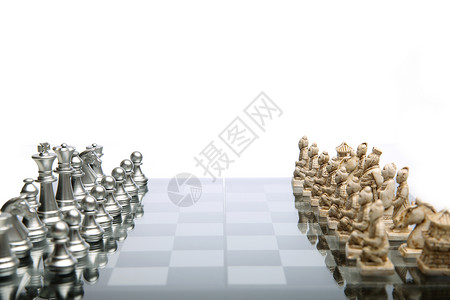 中欧贸易寓意中欧在国际象棋下的对弈背景