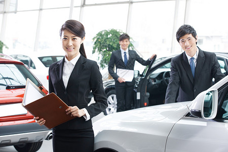 商业活动汽车销售人员快乐高清图片素材