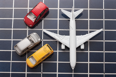 黄色正上方视角幻想汽车飞机模型太阳能板高清图片
