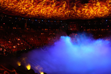 火焰效果装饰剧院内舞台与灯光背景