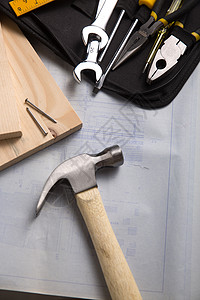 装修用品建筑金属制品厚木板与工具背景