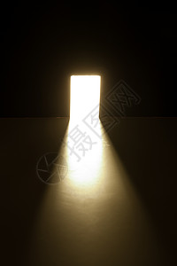门与光神秘预兆的高清图片
