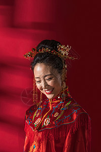 盛装文化表现积极漂亮的中式新娘图片