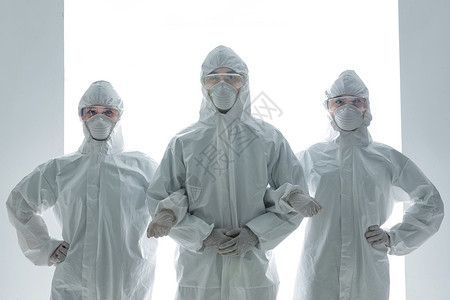 防疫穿防护服的医务工作者图片