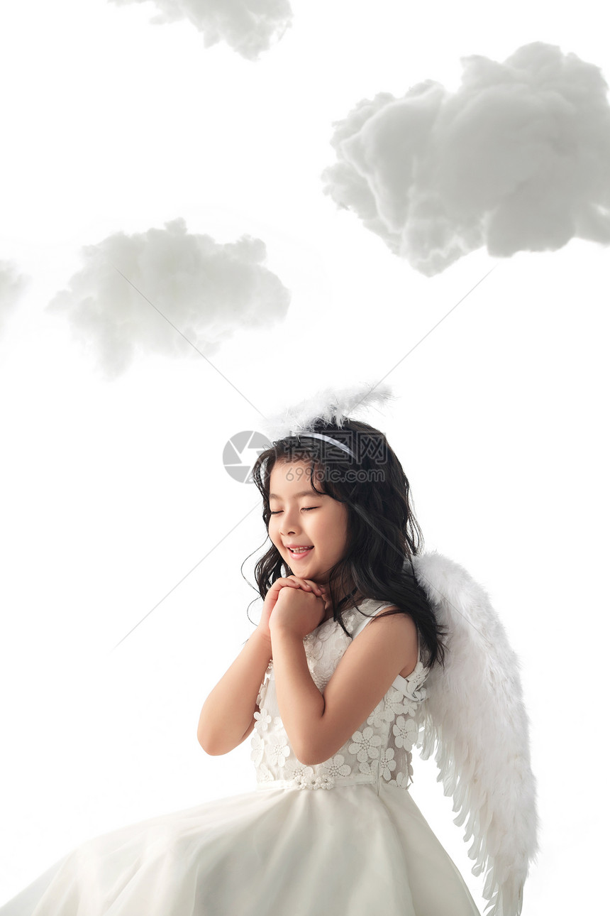 儿童仅儿童天堂快乐的小天使做祈祷图片