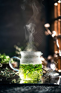 透明玻璃茶杯健康生活方式热饮一杯绿茶背景