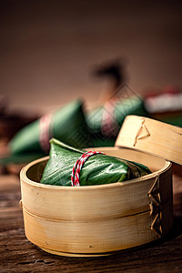 食物笼屉里的粽子图片