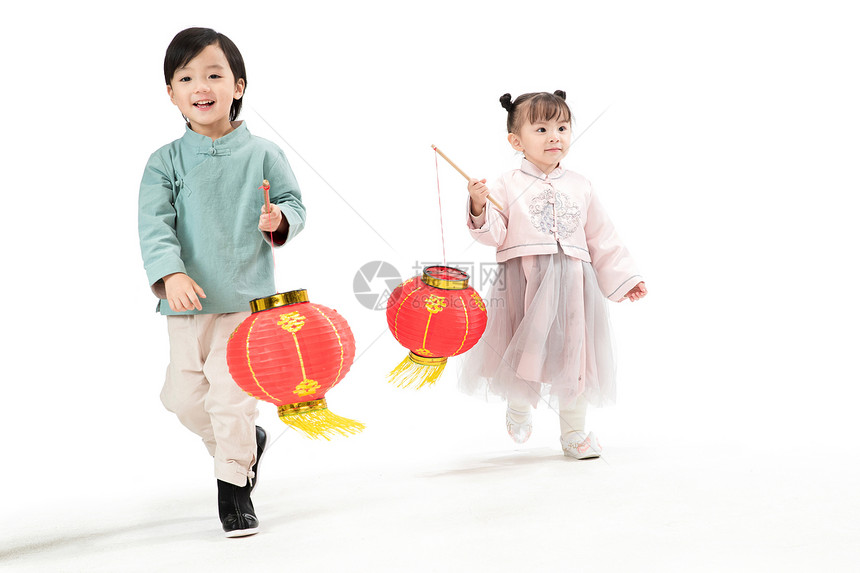 活力东方童年兄妹两人拿着红灯笼庆祝新年图片