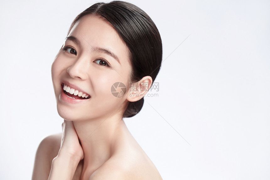 美容健康的完美青年女人妆面肖像图片