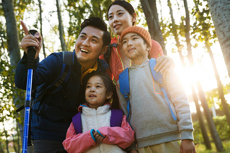 休闲活动幸福家庭徒步旅行健康生活方式高清图片素材