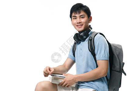 一个年轻的大学男生休闲高清图片素材