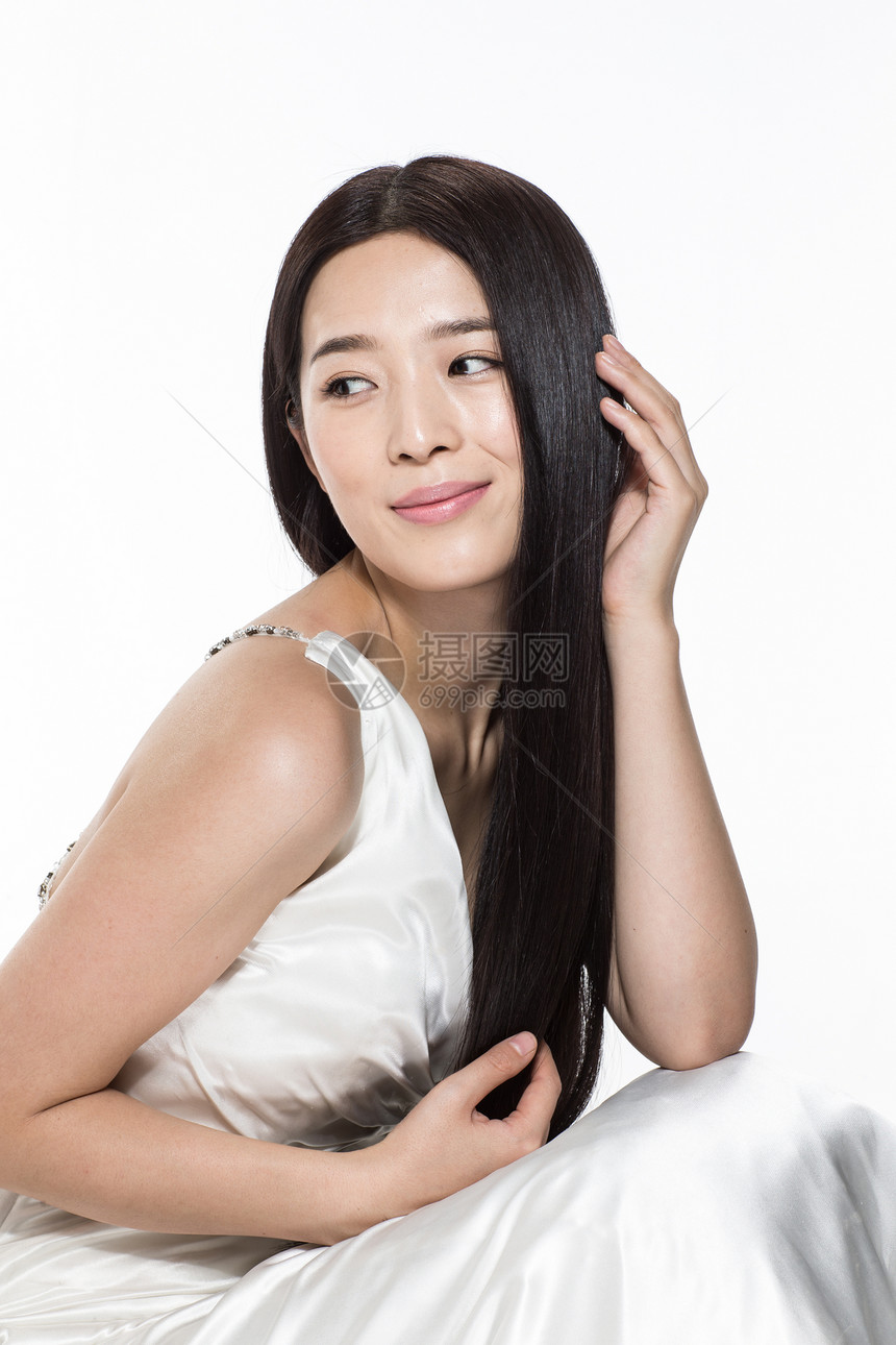 活力闪亮的亚洲有着柔顺的长发的美女图片