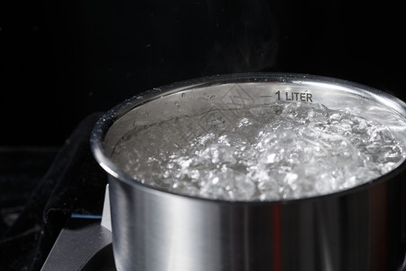 炖锅烹调用具沸水背景图片