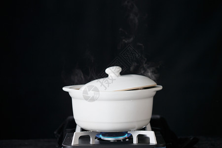 烹饪砂锅图片