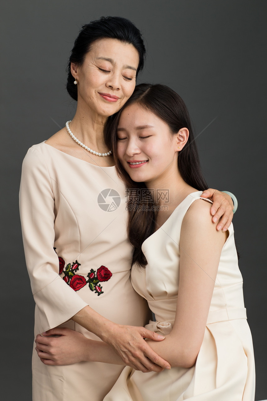 裙子亚洲人成年人幸福母女图片