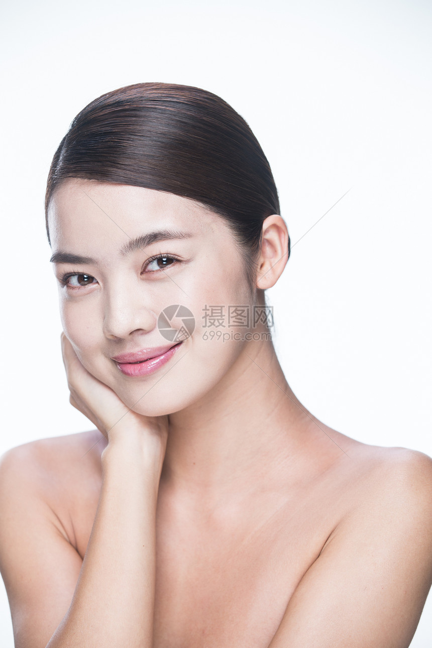 自信亚洲时尚青年女人妆面肖像图片
