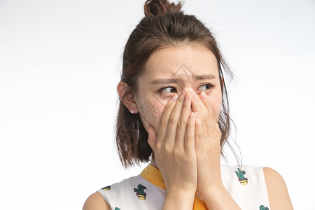 捂脸哭害羞个美女青年女人手捂脸背景