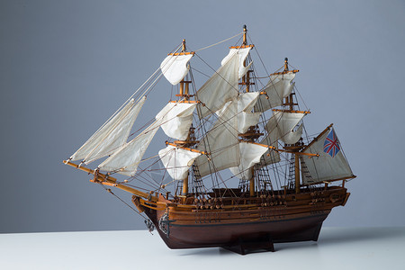 轮船玩具展示户内一个物体帆船模型背景