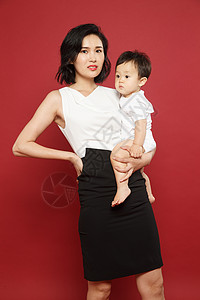 辣妈抱娃素材白领婴儿期红色妈妈和宝宝背景