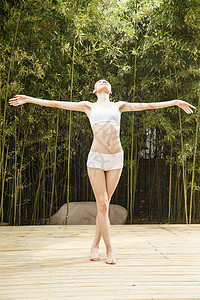 竹子摄影仅一个女人青年女人健身高清图片