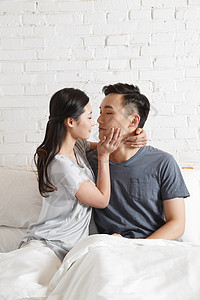 亚洲人夫妇浪漫情侣图片