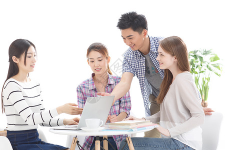白色智慧留学生亚洲人英俊年轻的大学生在使用电脑背景