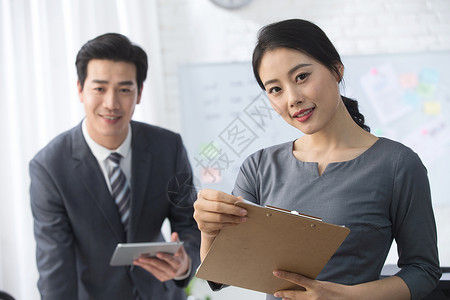 成年人女人人青年商务男女在办公图片