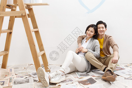 家庭生活彩色图片半身像年轻夫妇装修房子女朋友高清图片素材