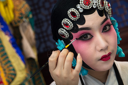 传统服装戏曲表演者女京剧演员后台化妆图片