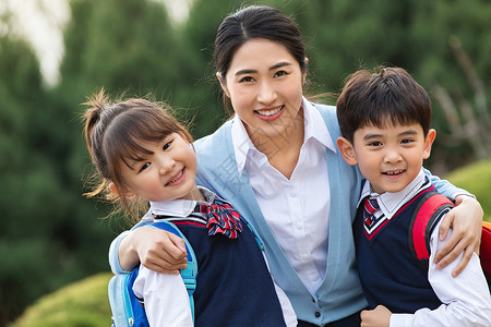 学生和老师形象幼儿园高清图片素材