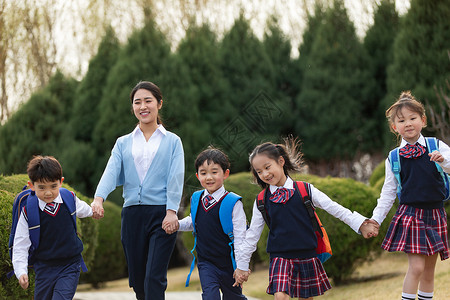 幸福彩色图片保护学生和老师校服高清图片素材