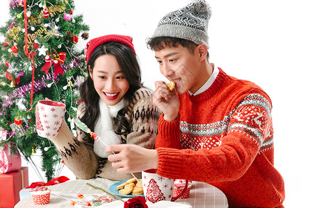 成年人青年文化亚洲人快乐的青年情侣过圣诞节图片