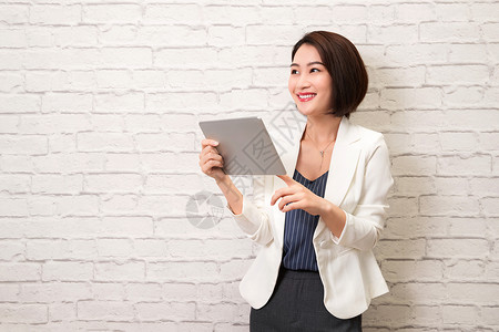 快乐的青年商务女人工作亚洲高清图片素材
