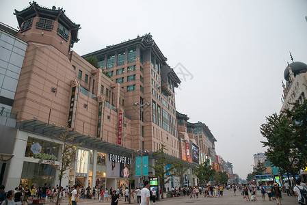 中国大街现代商场黄昏北京王府井大街背景