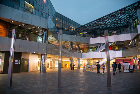 商场让利海报灯光广告牌商场北京商业街夜景背景