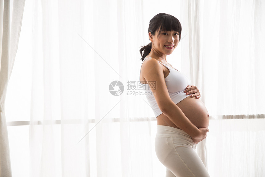 新生活幸福的孕妇图片