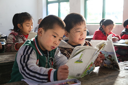 读书梦想享乐乐观乡村小学里的小学生背景