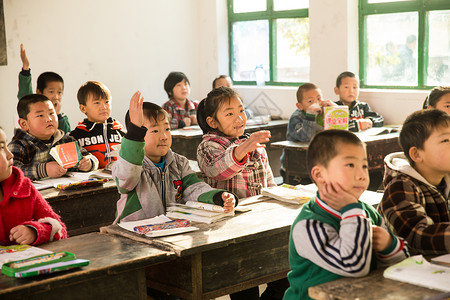 室内人群男孩书户内乡村小学里的小学生背景