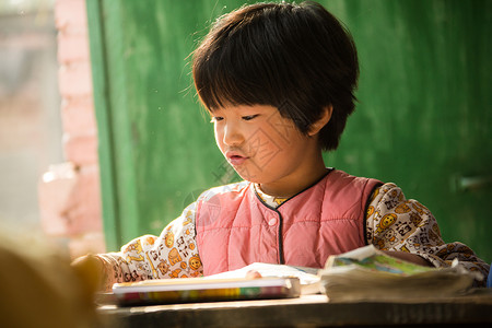 东方人彩色图片希望小学乡村小学里的小学女生图片