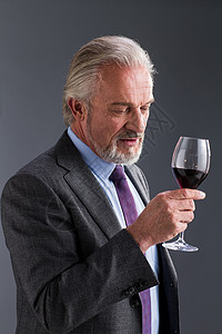 葡萄酒摄影60到64岁权威商务老年男人图片