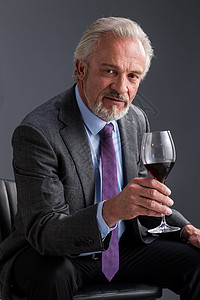 含酒精饮料领导能力现代权威商务老年男人图片
