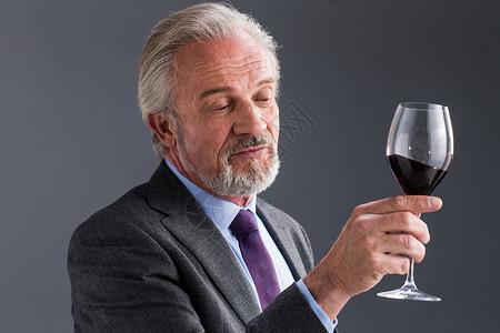 含酒精饮料西方人红葡萄酒权威商务老年男人背景图片