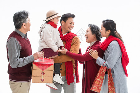 中年男人聚会喜庆幸福家庭庆祝新年白色背景高清图片素材